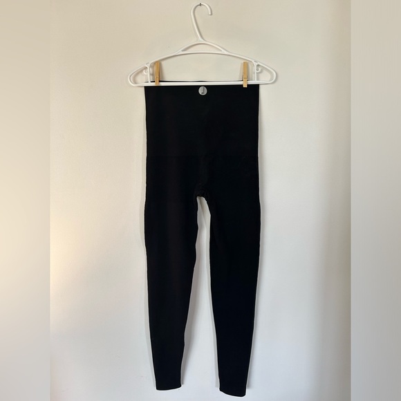 💥⭐️❤️HOST PICK❤️⭐️💥Brand New Preggo Maternity Leggings - Picture 2 of 6